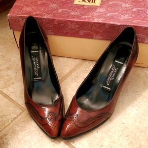 Second generation brown pump size 9